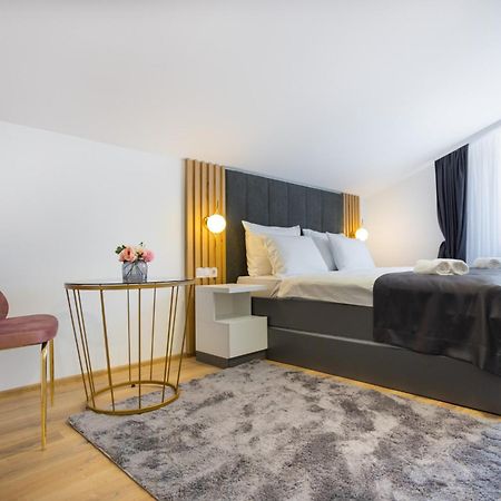 Happy House Old Town Luxury Apartment Сараево Екстериор снимка