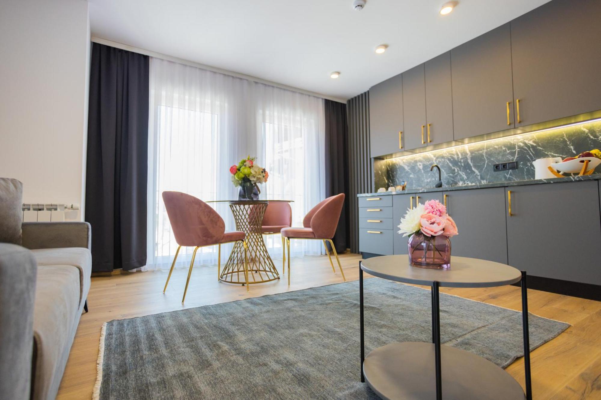 Happy House Old Town Luxury Apartment Сараево Екстериор снимка
